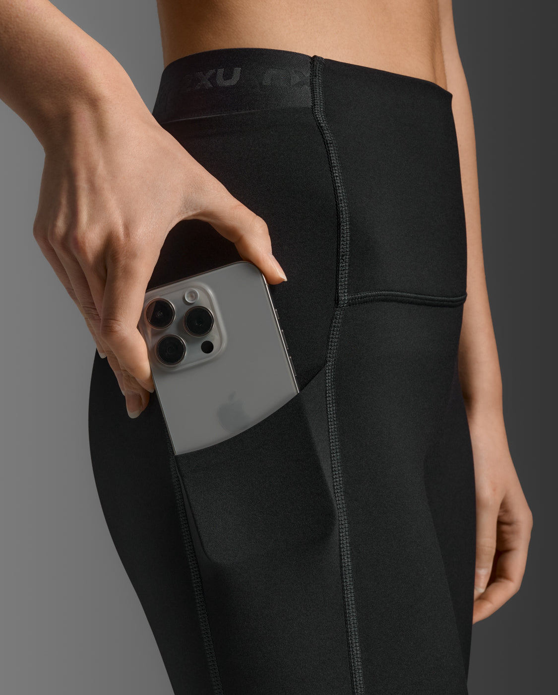 Form Stash Hi-Rise Compression 3/4 Tights, Black/Black