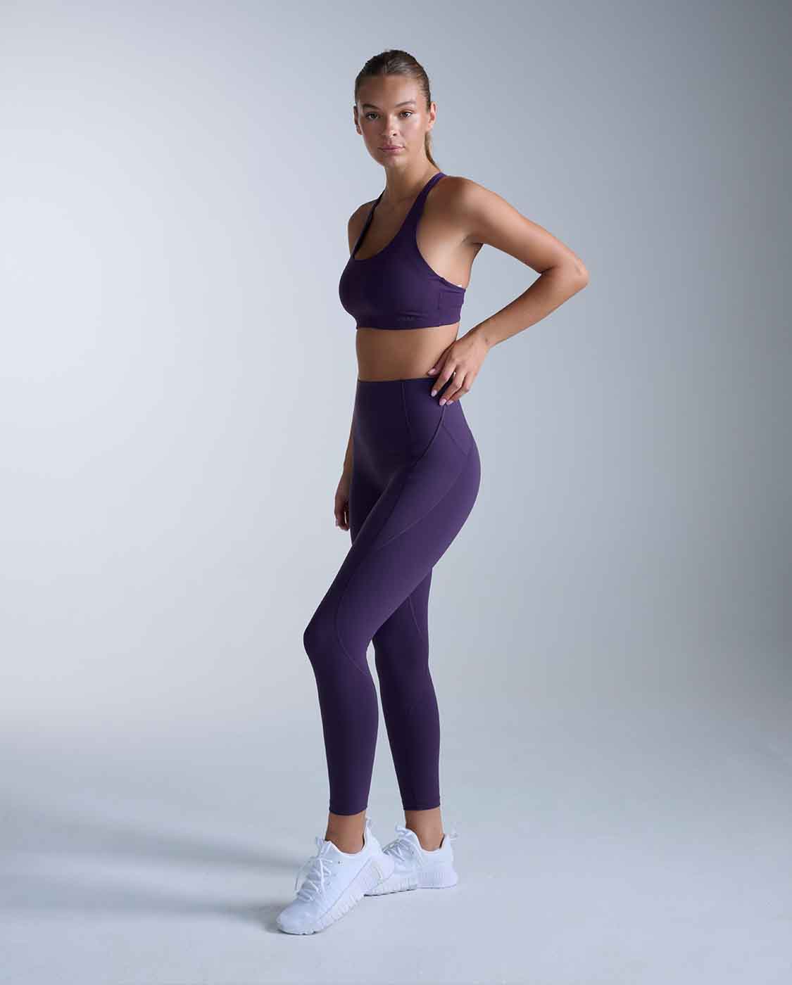 Form Strappy Low Impact Bra, Velvet Purple/Velvet Purple